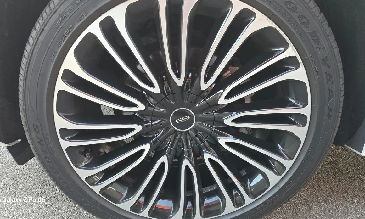 Lincoln Aviator