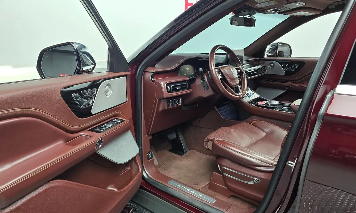 Lincoln Aviator