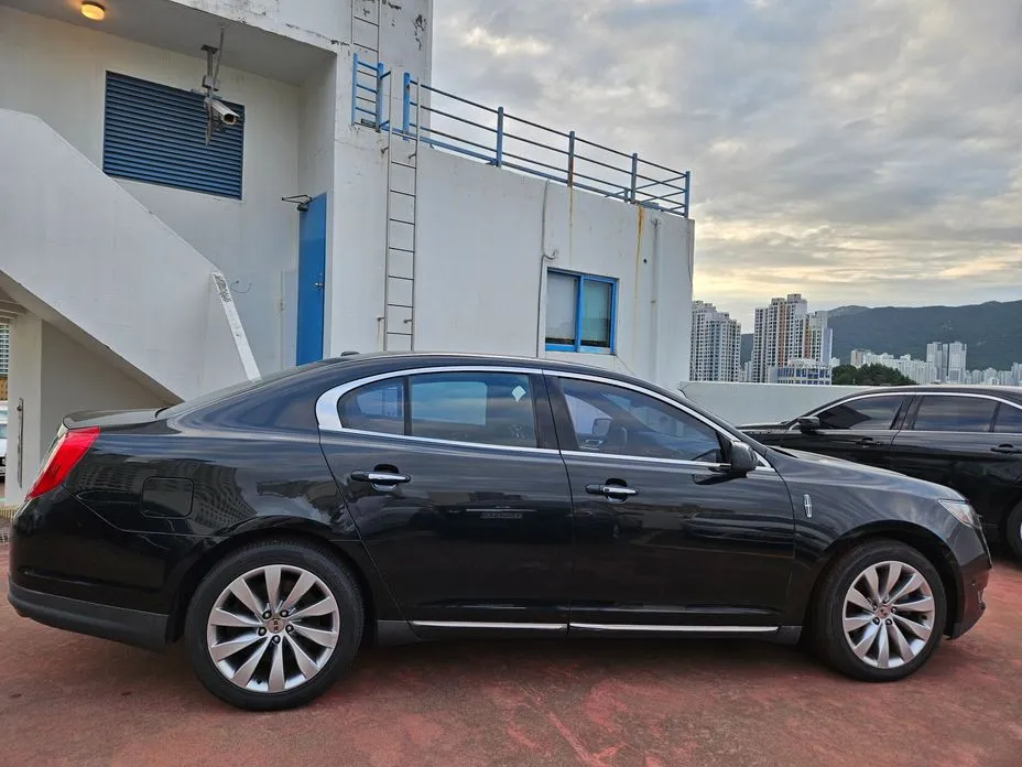 Lincoln MKS