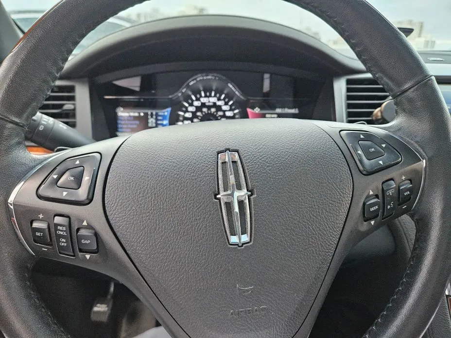 Lincoln MKS