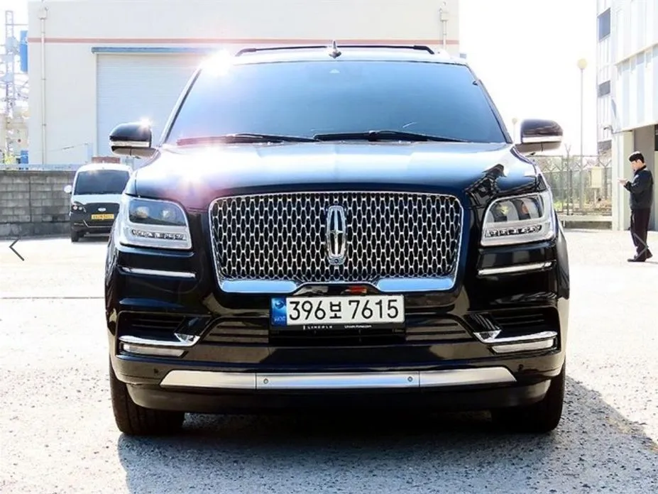 Lincoln Navigator