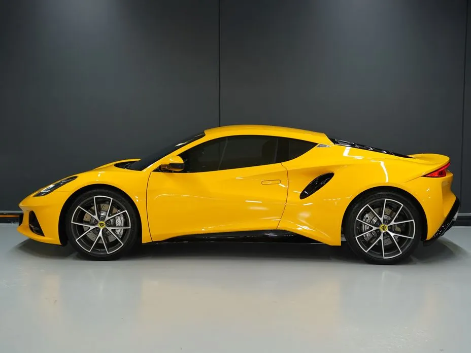 Lotus Emira