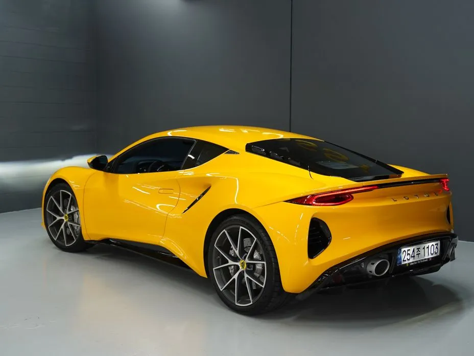Lotus Emira