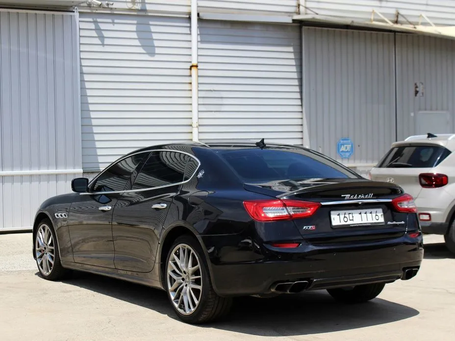 Maserati Quattroporte