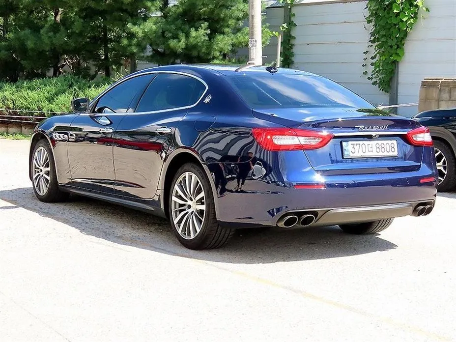 Maserati Quattroporte