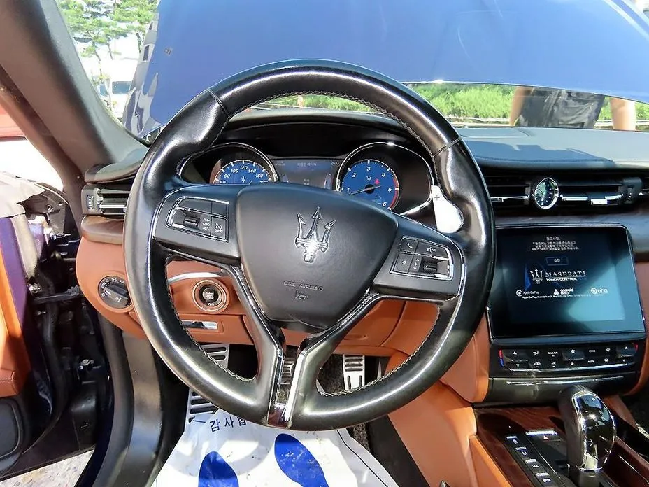 Maserati Quattroporte