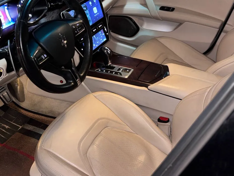 Maserati Quattroporte