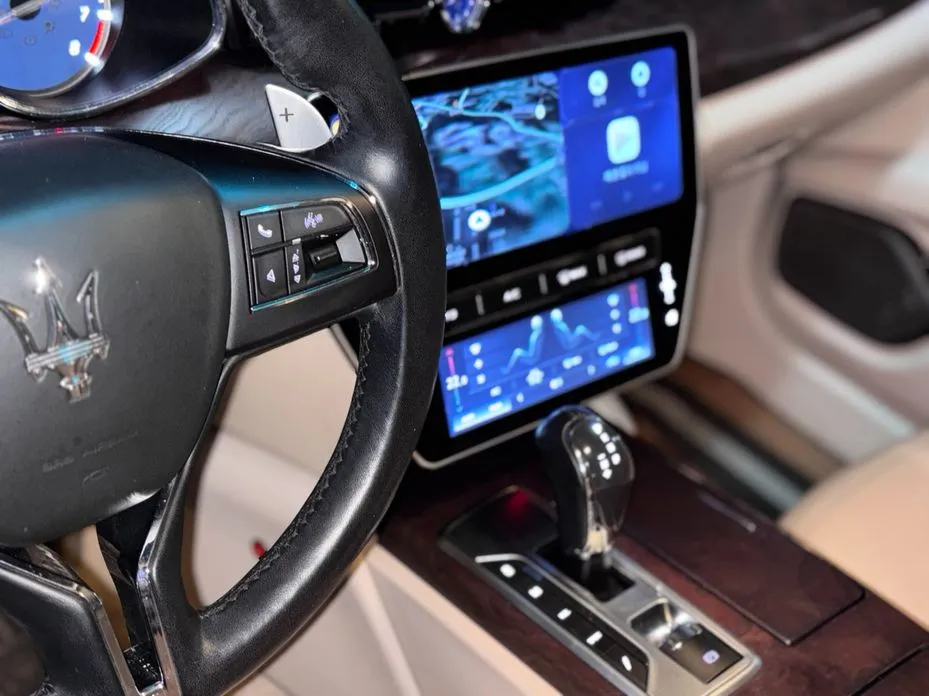 Maserati Quattroporte