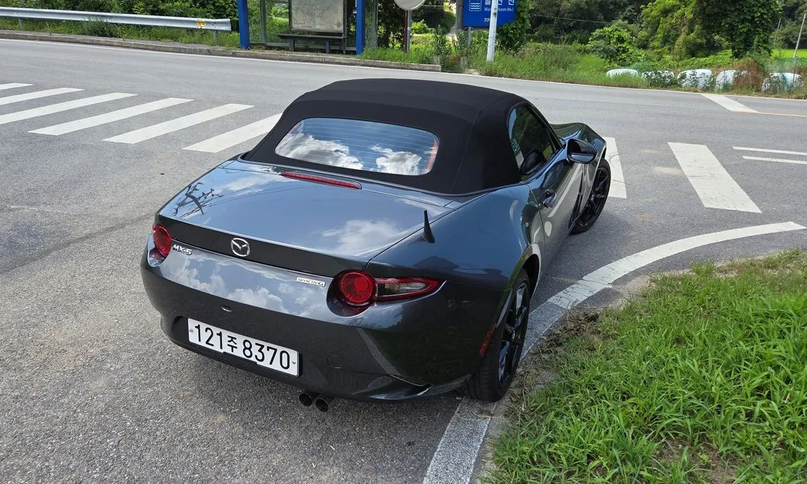 Mazda MX-5 Miata