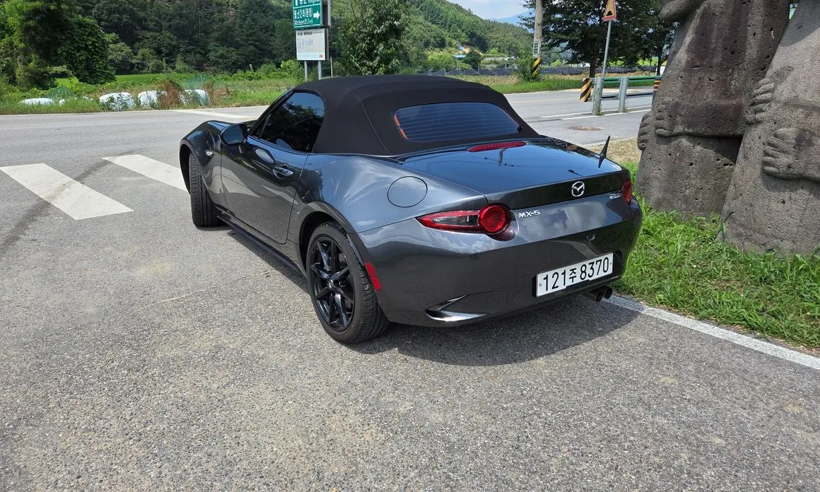 Mazda MX-5 Miata