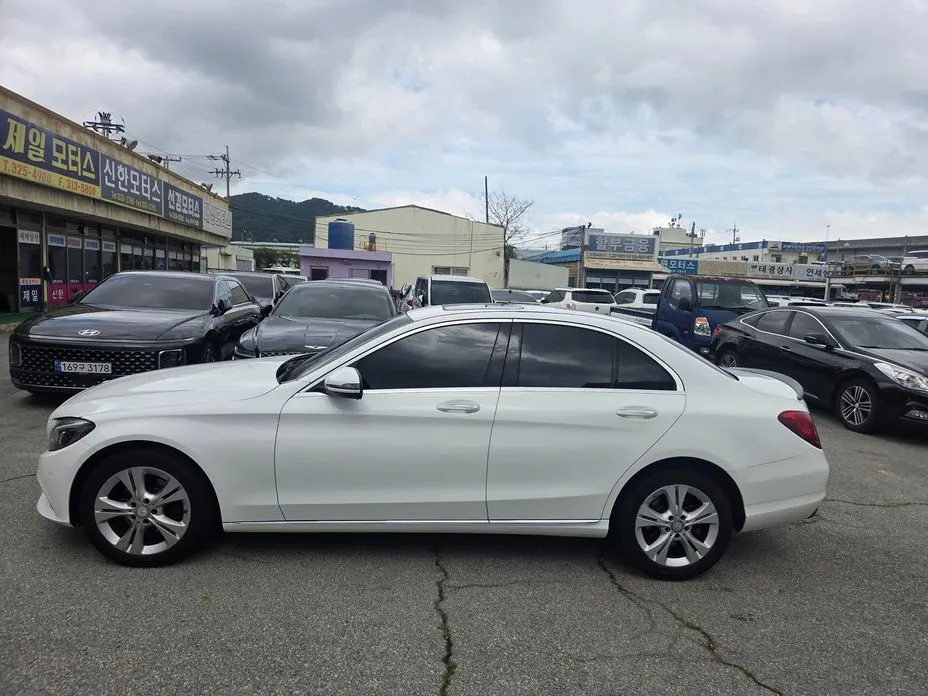 Mercedes-Benz C-Class