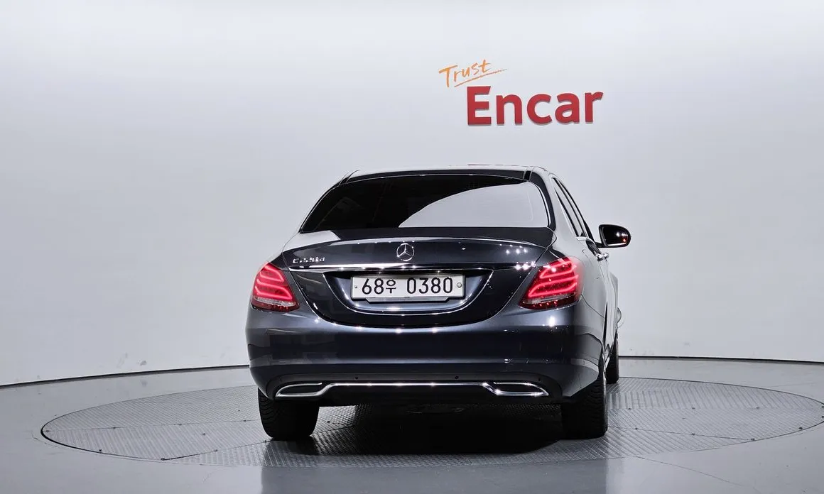 Mercedes-Benz C-Class