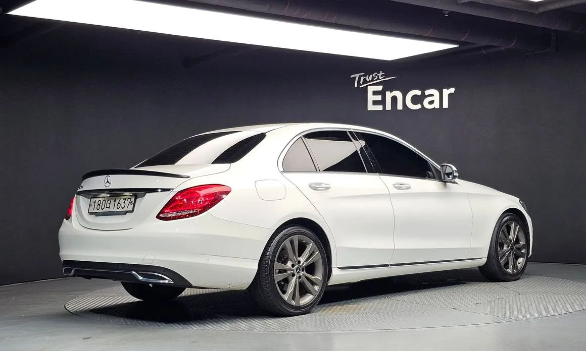 Mercedes-Benz C-Class
