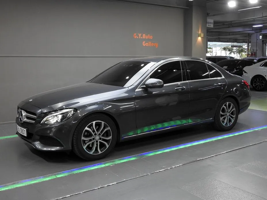 Mercedes-Benz C-Class