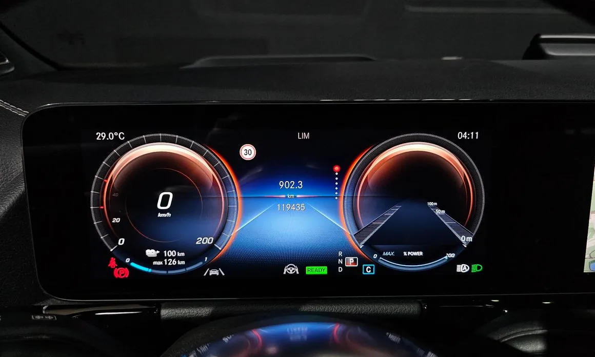 Mercedes-Benz EQA