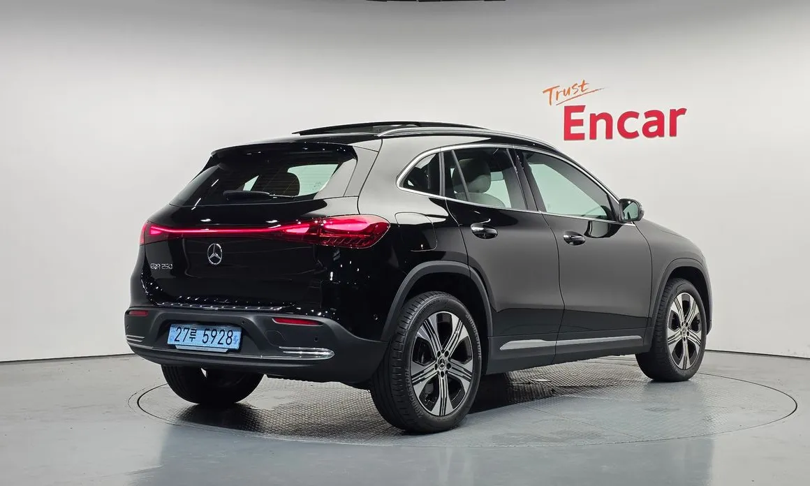 Mercedes-Benz EQA