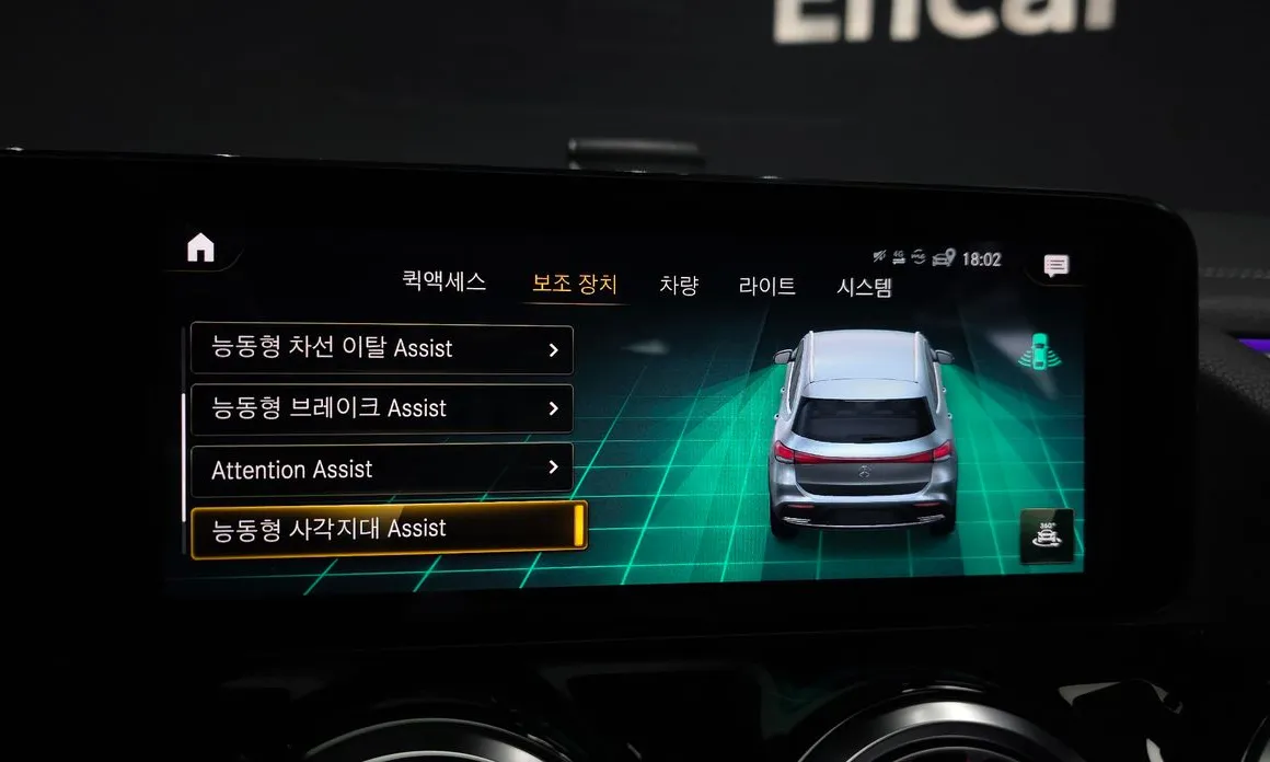 Mercedes-Benz EQA