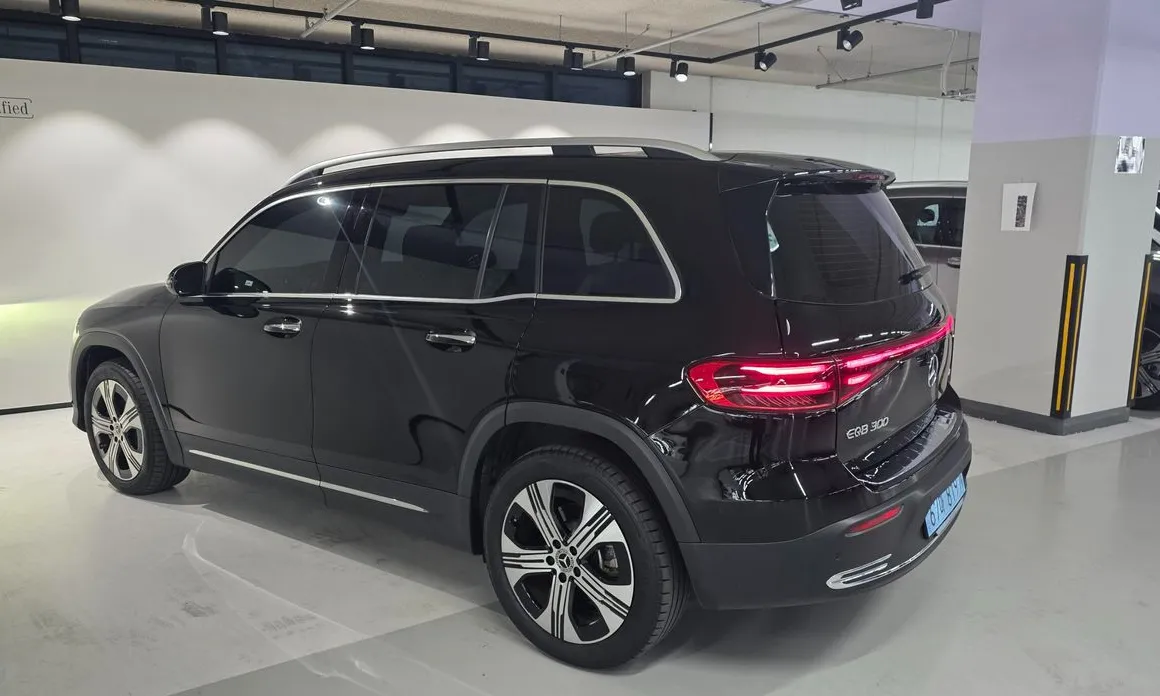 Mercedes-Benz EQB
