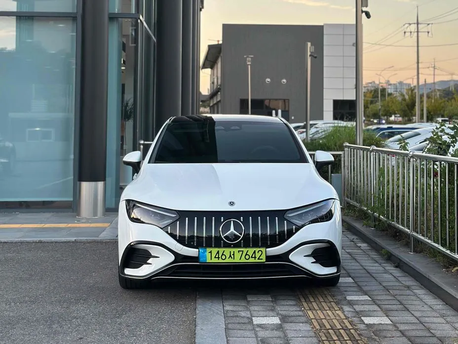 Mercedes-Benz EQE