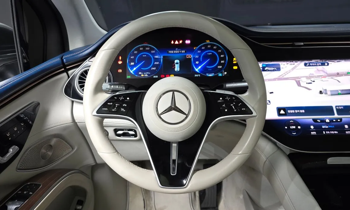 Mercedes-Benz EQS