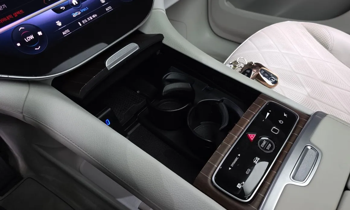 Mercedes-Benz EQS