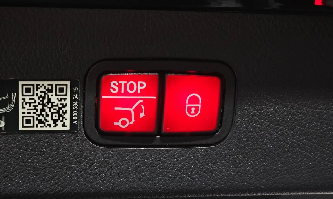 Mercedes-Benz EQS