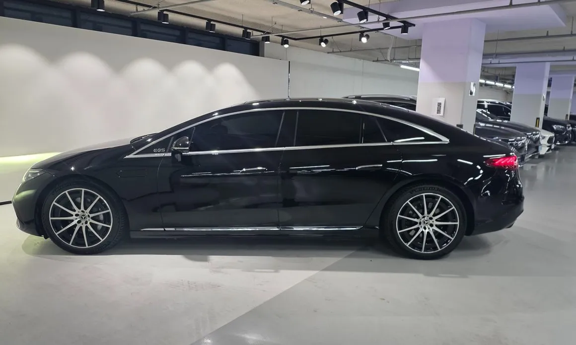 Mercedes-Benz EQS