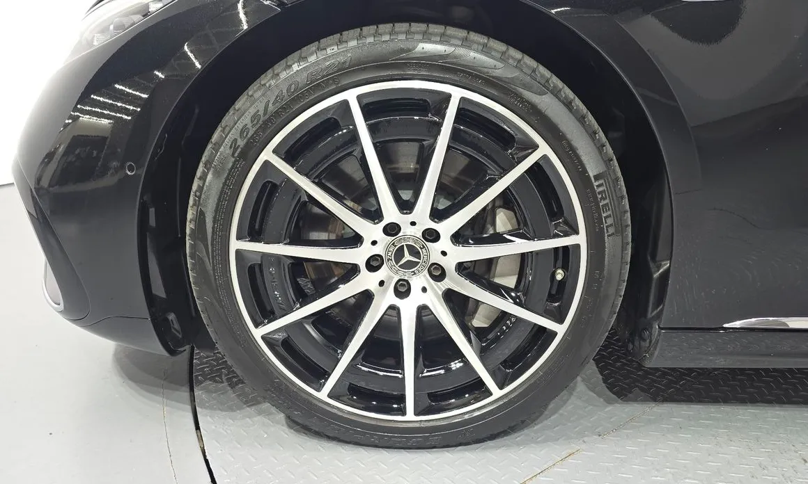 Mercedes-Benz EQS