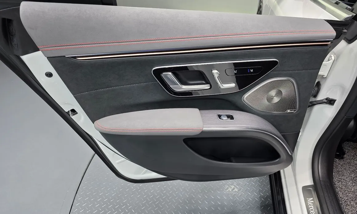 Mercedes-Benz EQS