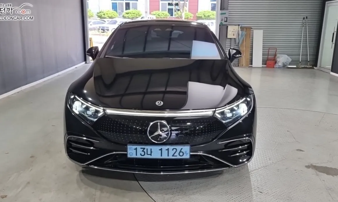 Mercedes-Benz EQS