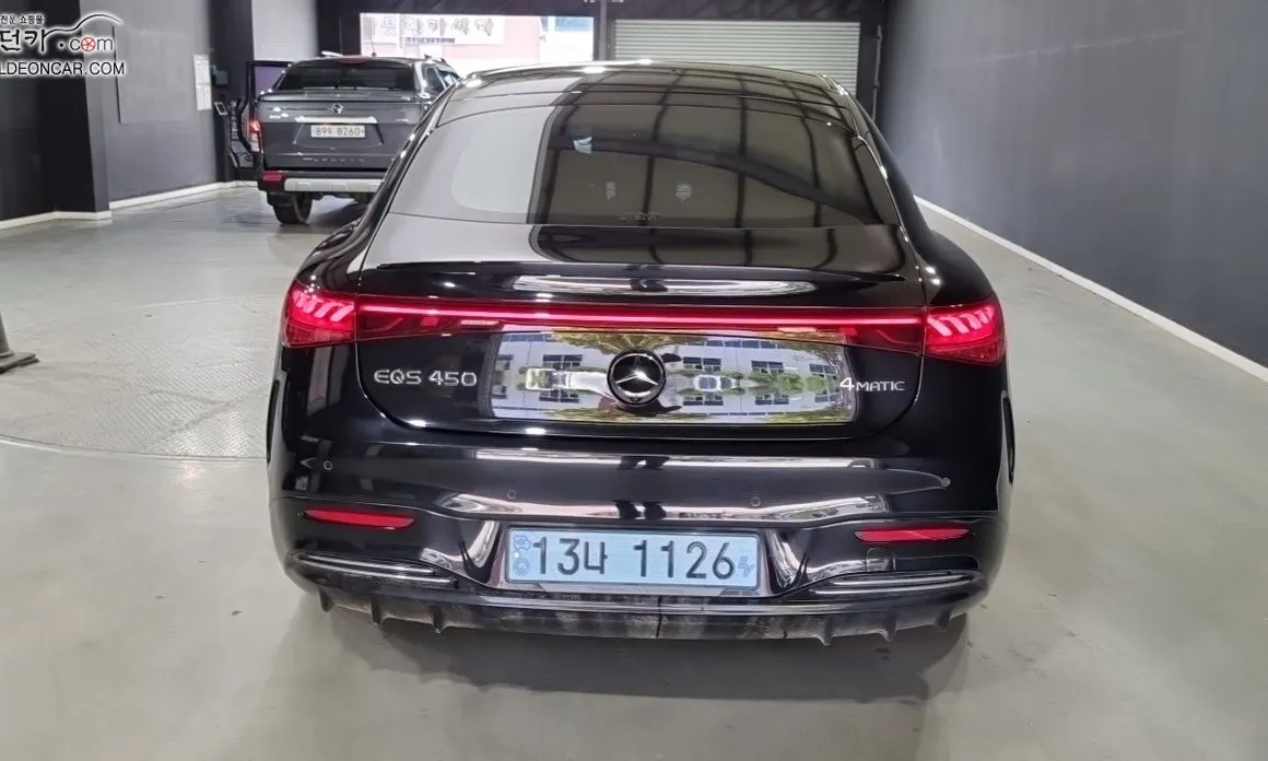 Mercedes-Benz EQS