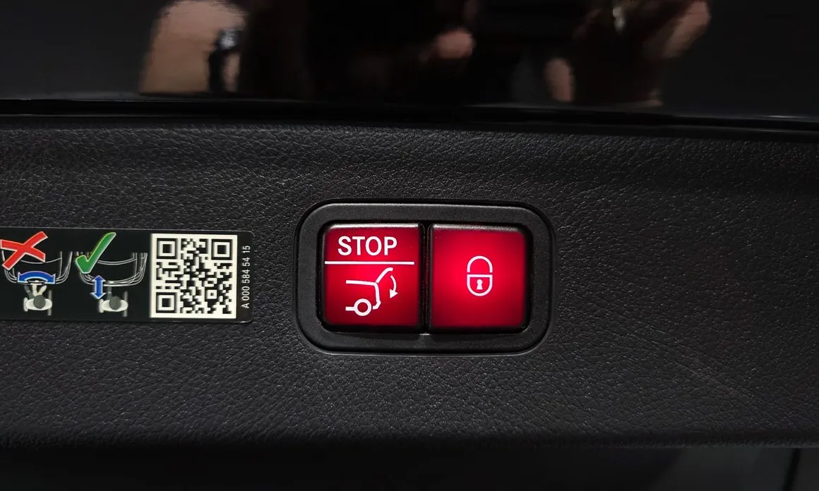 Mercedes-Benz EQS