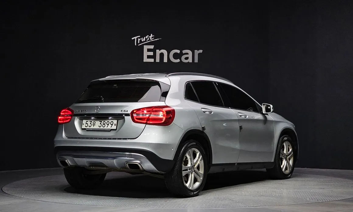 Mercedes-Benz GLA-Class