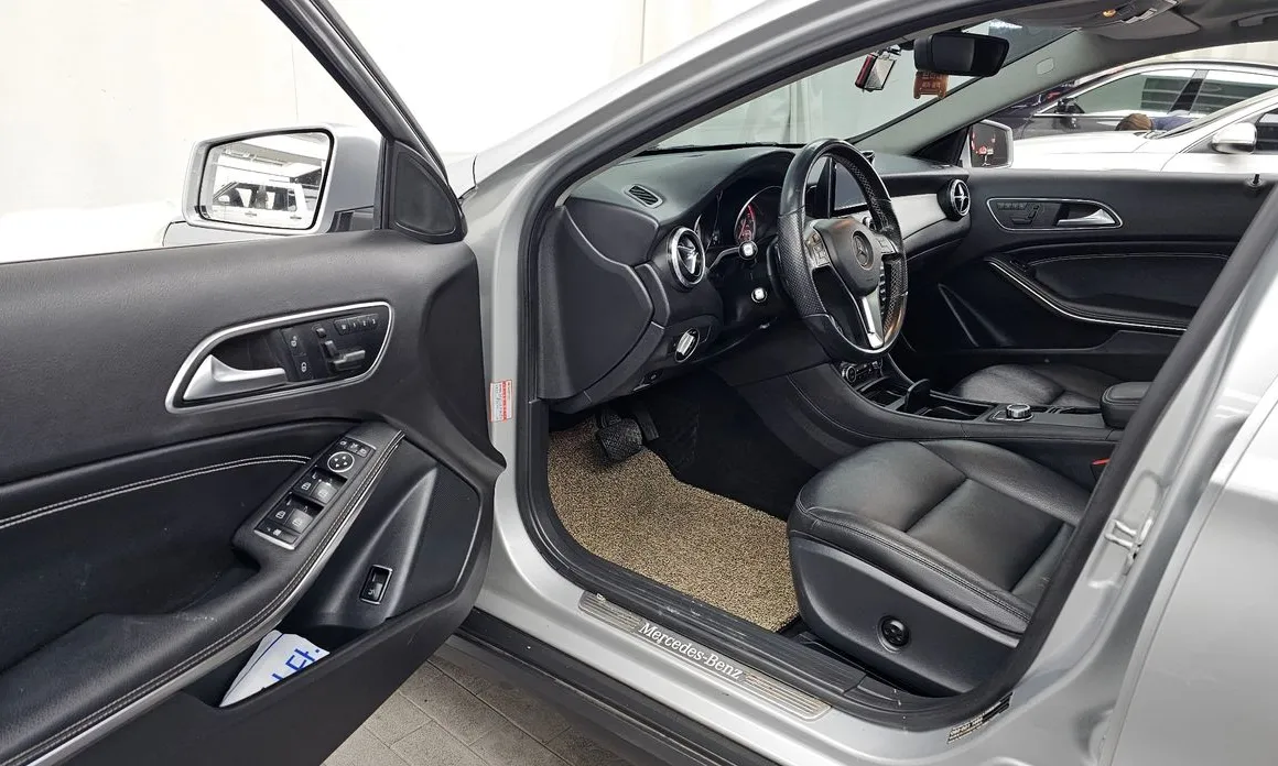 Mercedes-Benz GLA-Class
