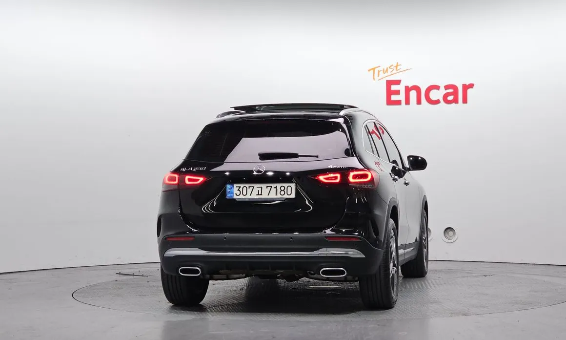 Mercedes-Benz GLA-Class