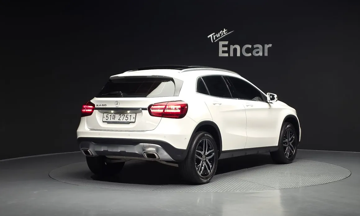 Mercedes-Benz GLA-Class