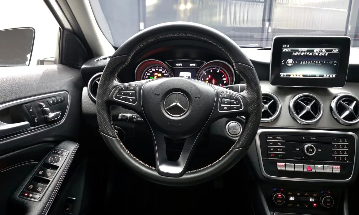 Mercedes-Benz GLA-Class