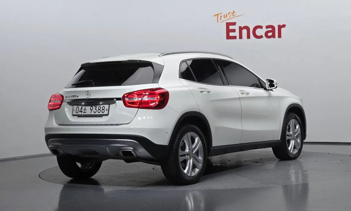 Mercedes-Benz GLA-Class