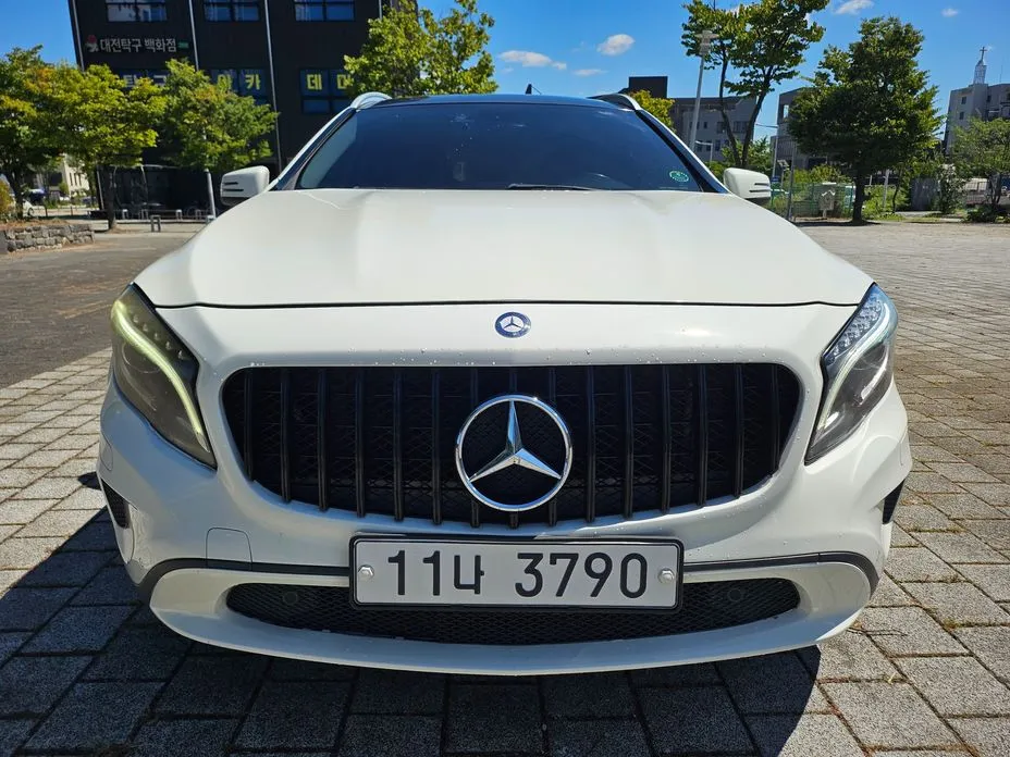 Mercedes-Benz GLA-Class