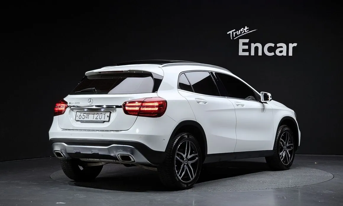 Mercedes-Benz GLA-Class