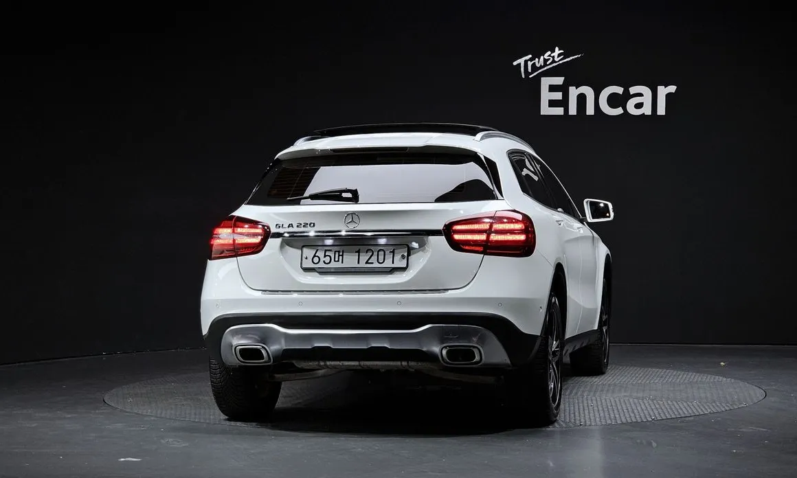 Mercedes-Benz GLA-Class