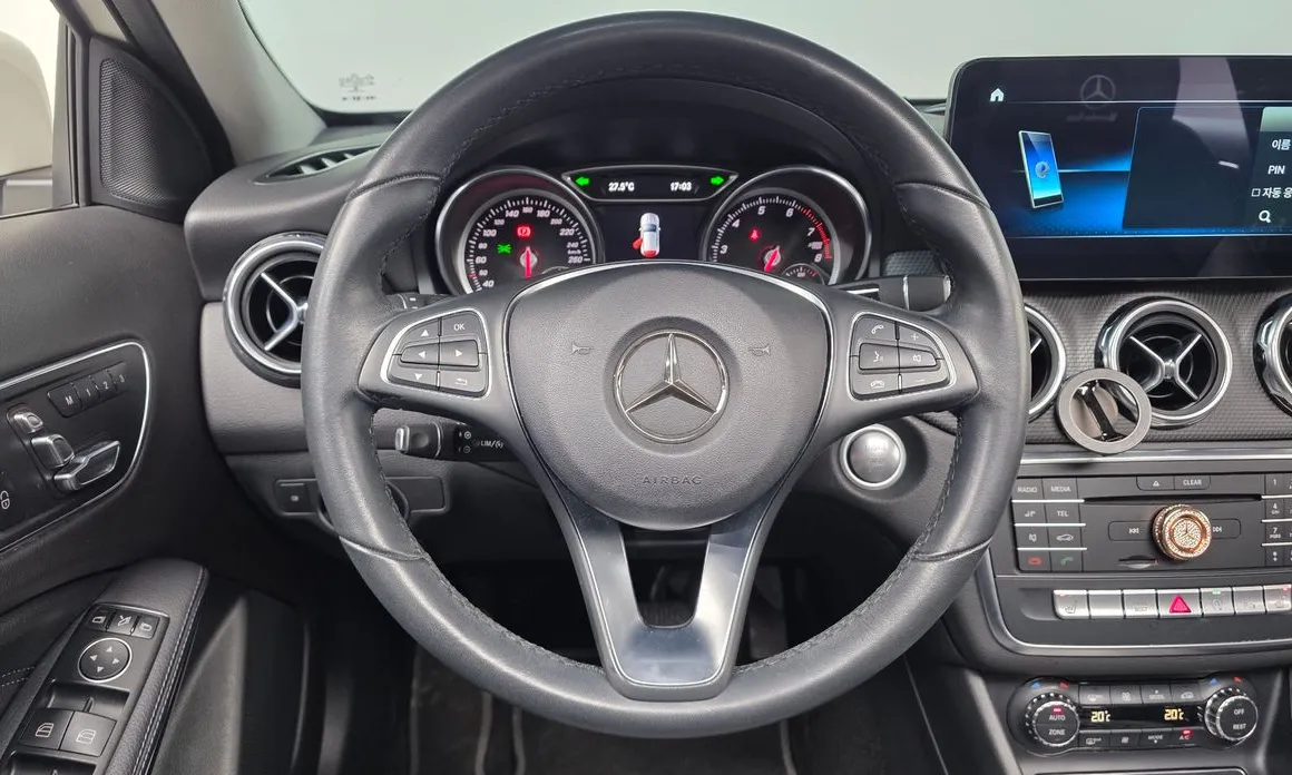 Mercedes-Benz GLA-Class