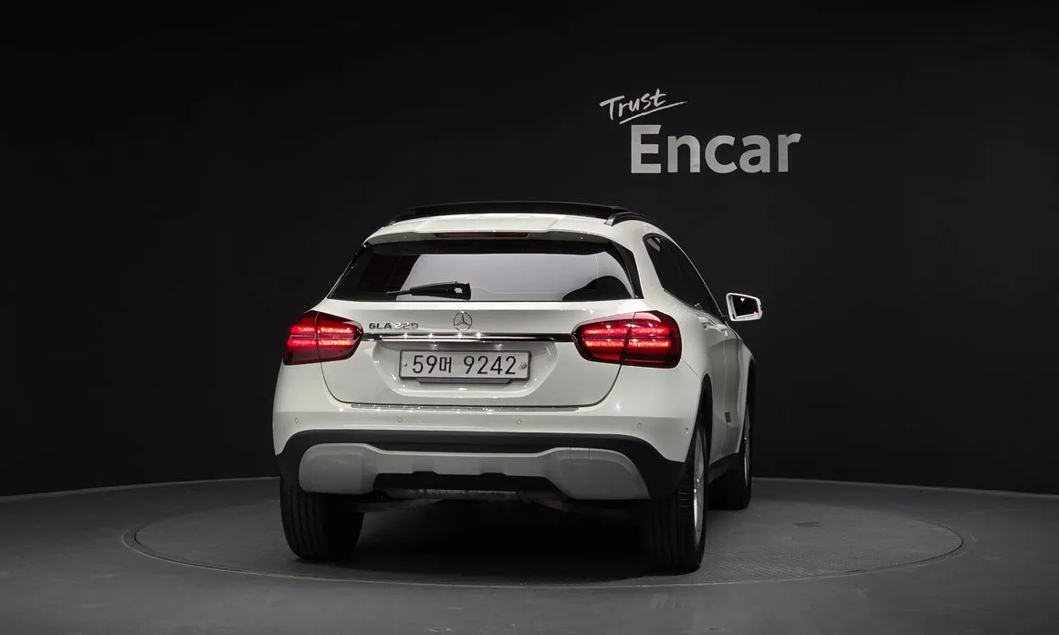 Mercedes-Benz GLA-Class