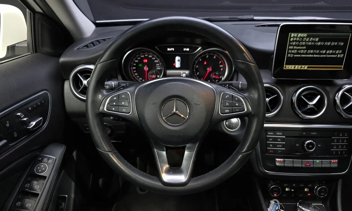 Mercedes-Benz GLA-Class