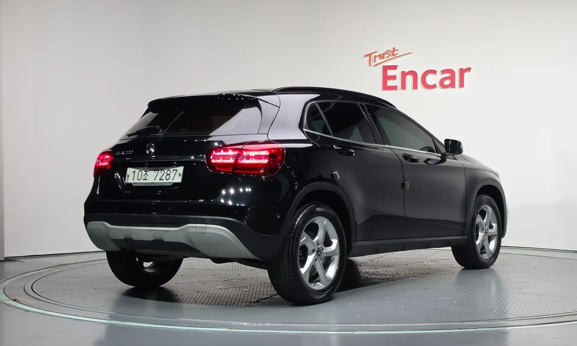 Mercedes-Benz GLA-Class