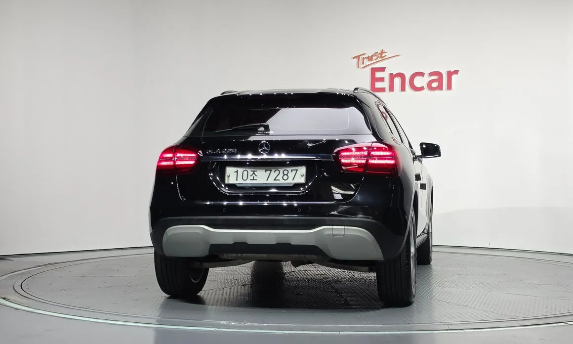 Mercedes-Benz GLA-Class