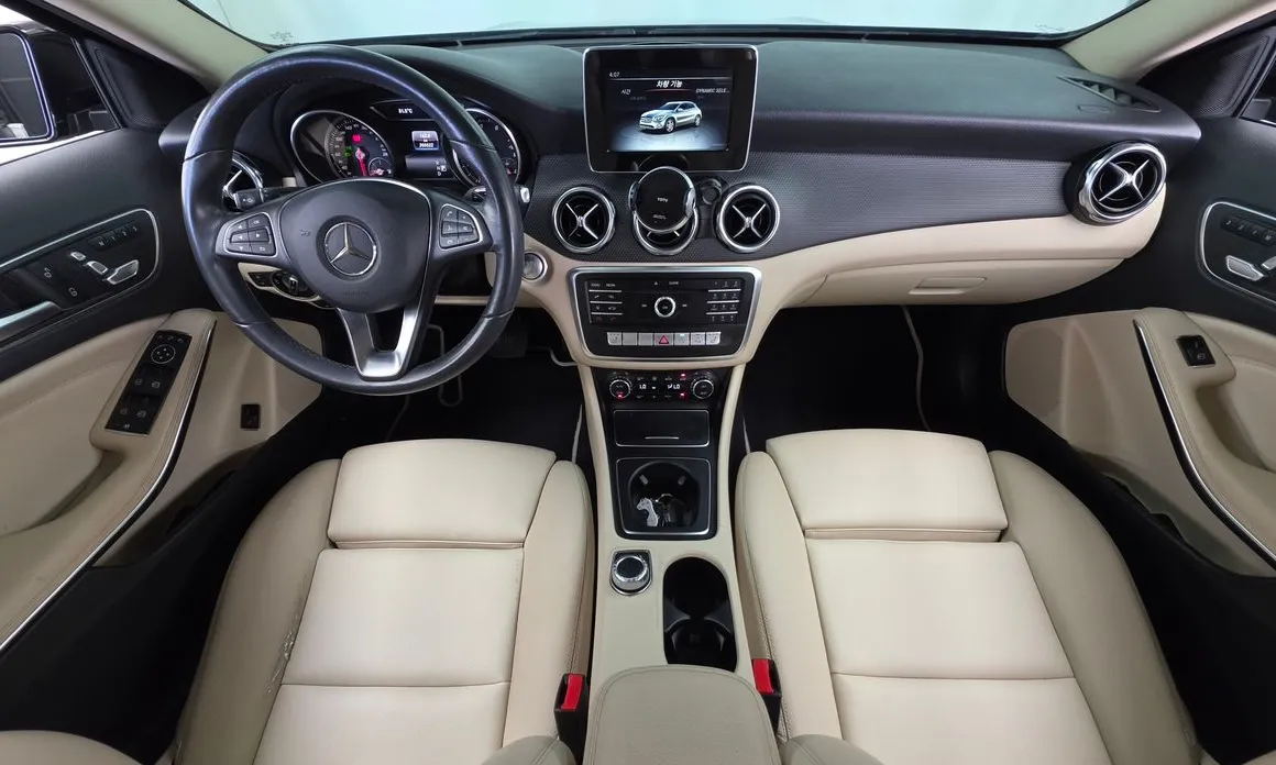 Mercedes-Benz GLA-Class