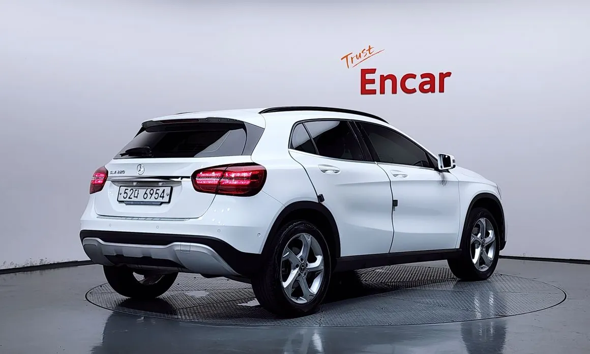 Mercedes-Benz GLA-Class