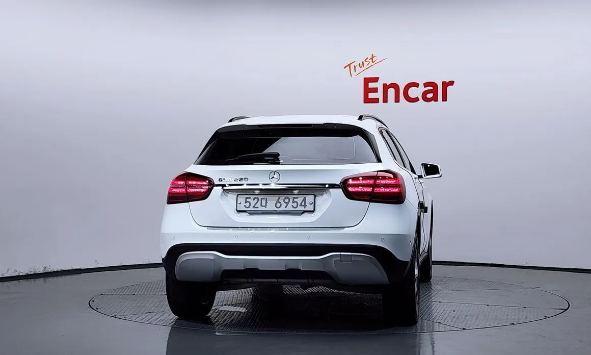 Mercedes-Benz GLA-Class