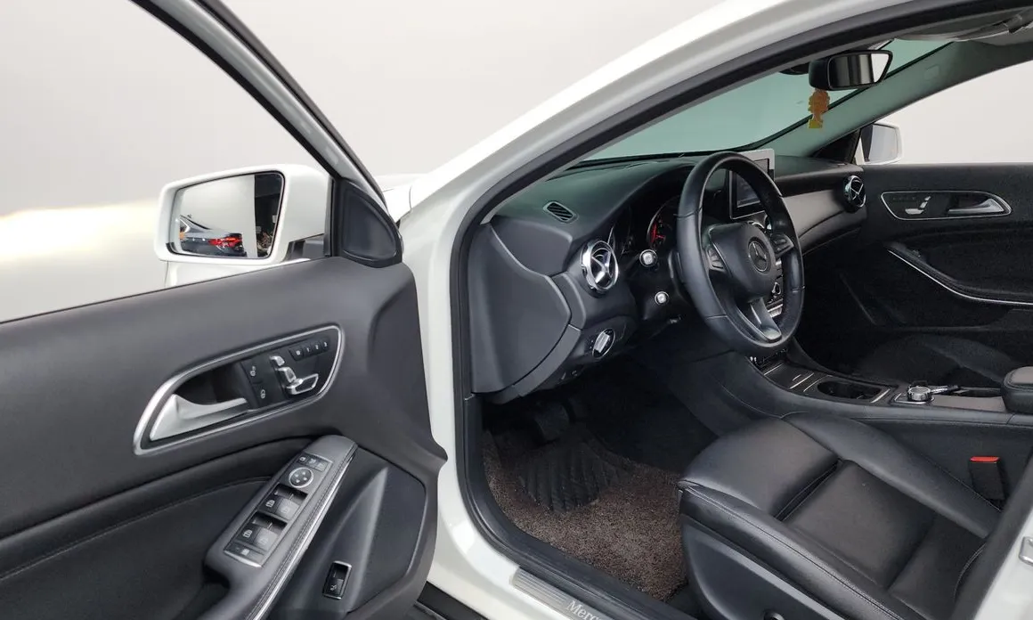 Mercedes-Benz GLA-Class